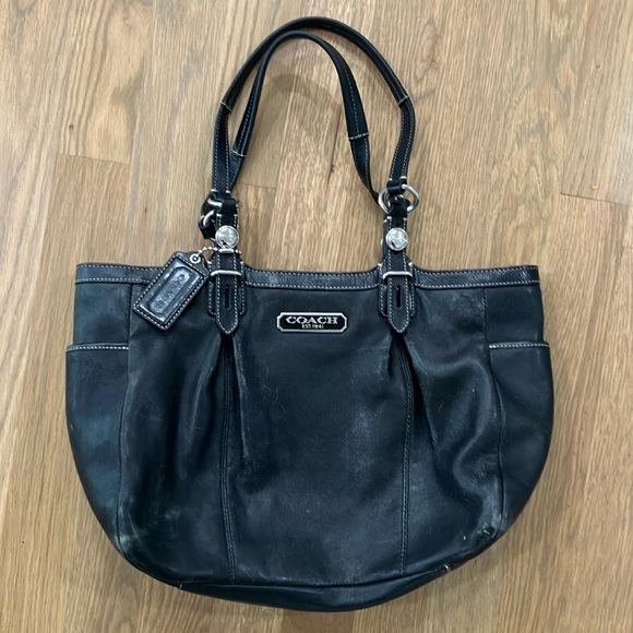 Coach Handbags - Coach Women’s Black Leather Pleated Gallery Luxury Purse Shoulder Bag